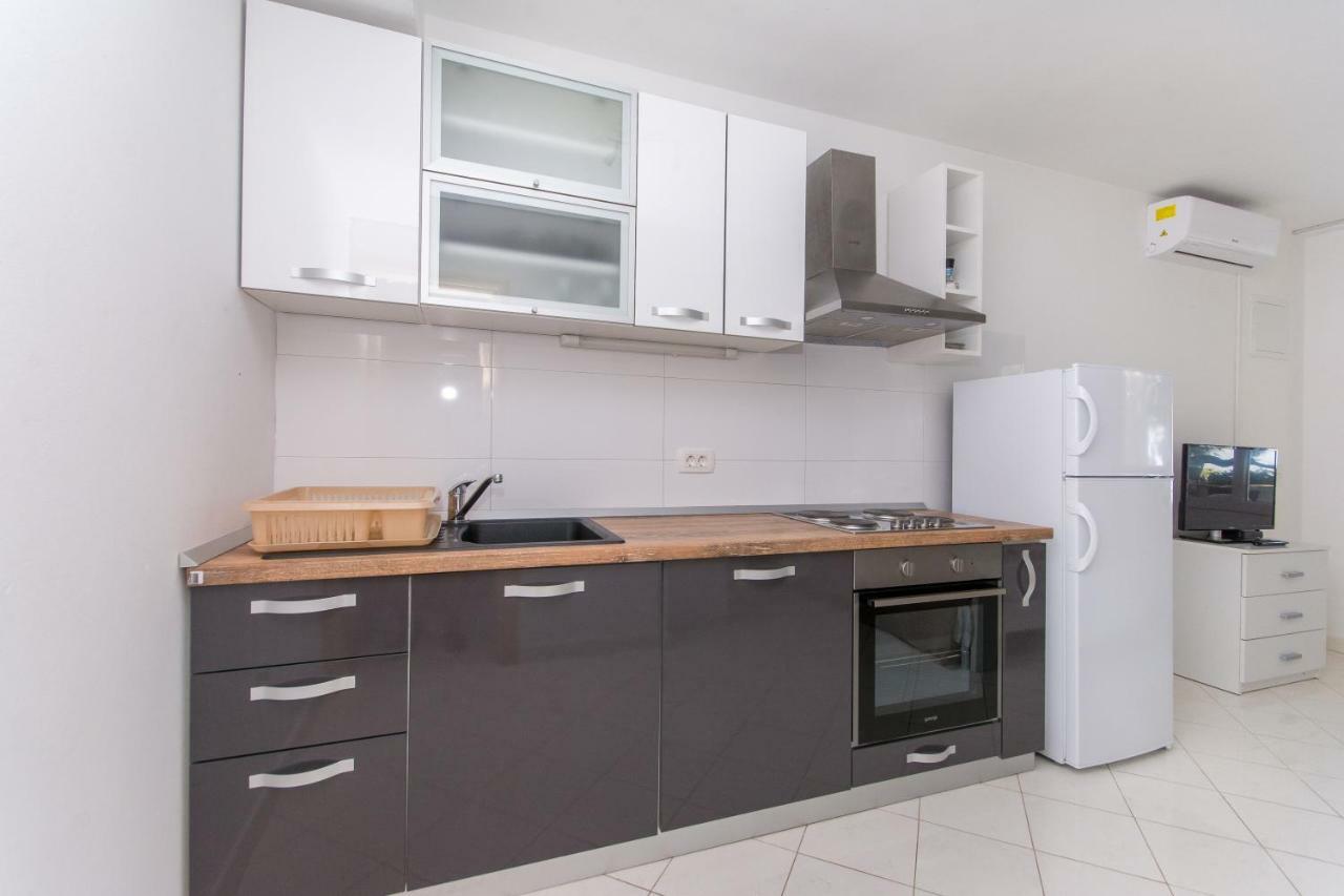 Apartment Ratak House *